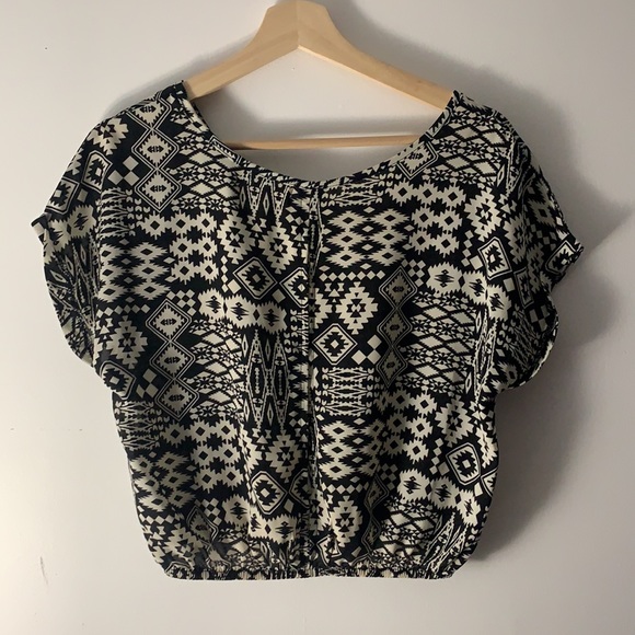 Cropped Chiffon Aztec Cut Out Back Blouse - Picture 2 of 3